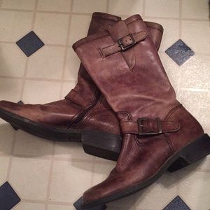 Brown buckle boots